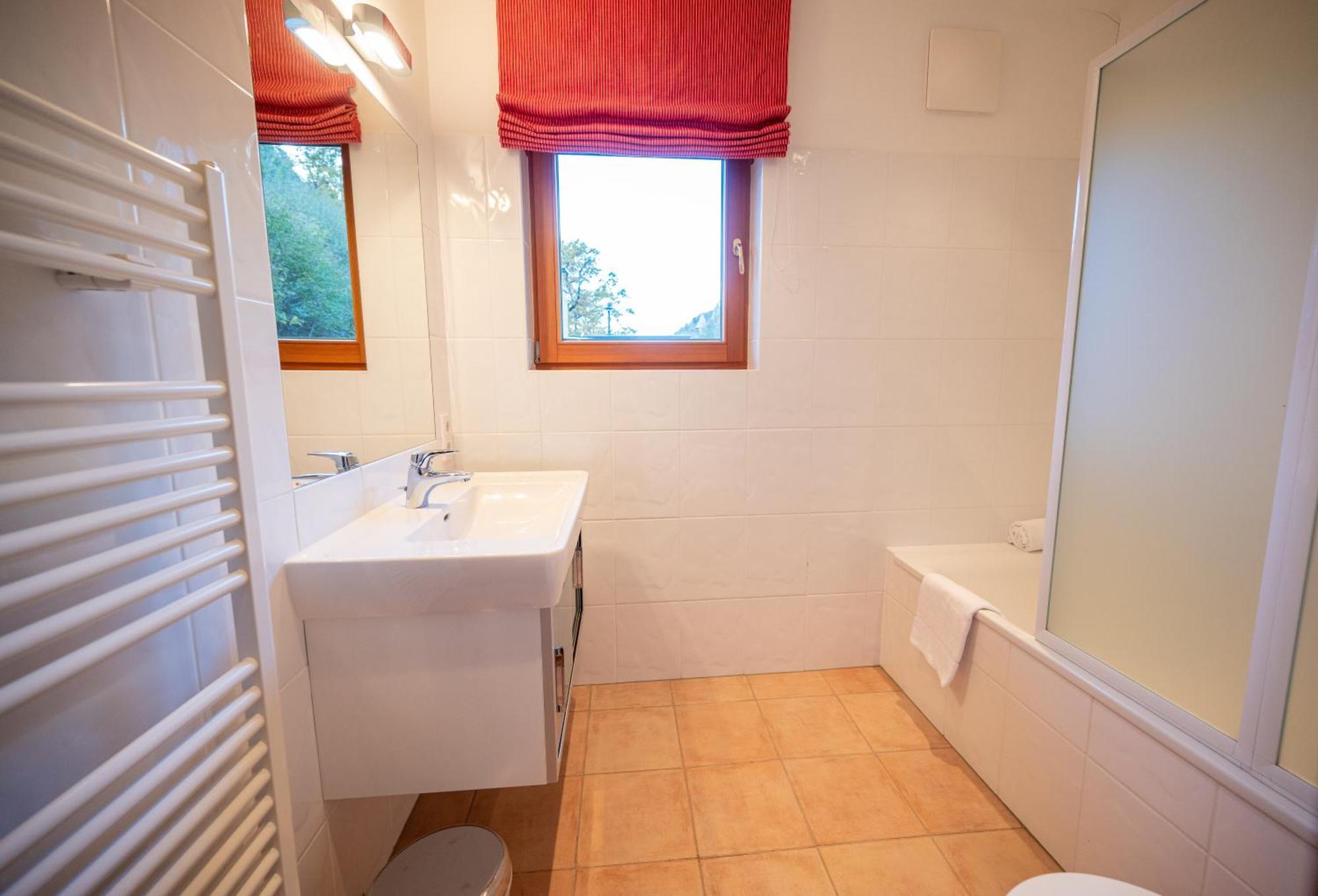 Finest Lakeside Villa Zell Am See By All In One Apartments Erlberg Exterior photo